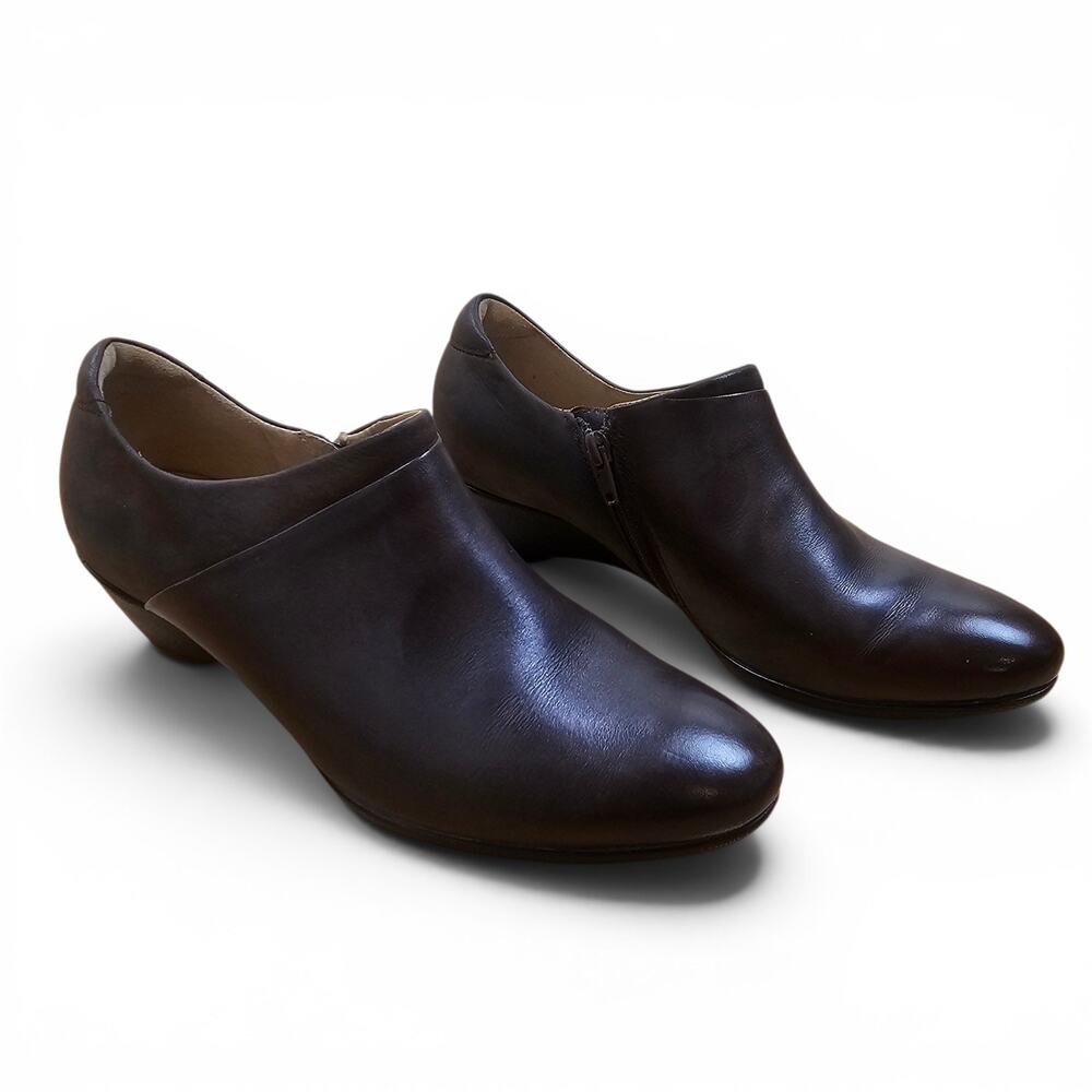 ECCO Ankle Booties Womens 39/US 8.5 Brown Leather Zip Low Heel Minimalist Casual